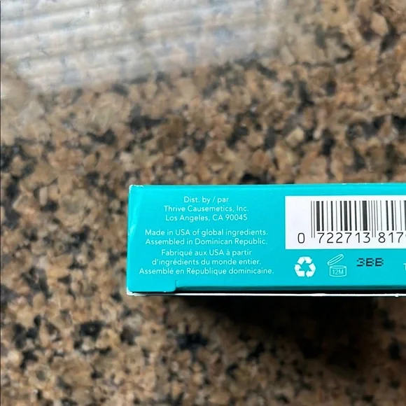 Powder Blush by Thrive Causemetics with Hyaluronic Acid - Picture 6 of 6